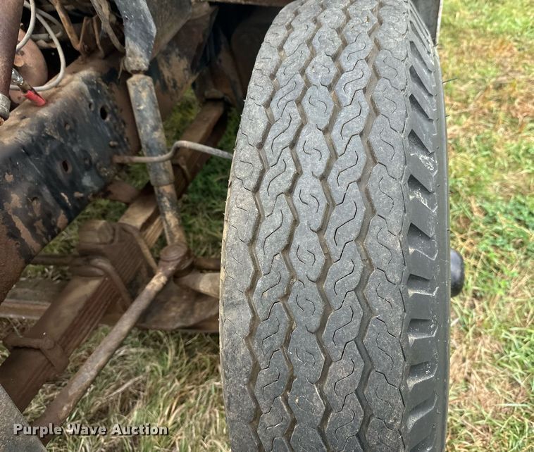 image for item ZA0747 1976 GMC 6500 winch truck