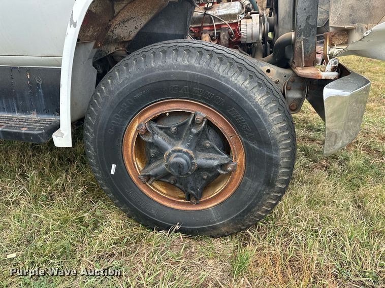 image for item ZA0747 1976 GMC 6500 winch truck