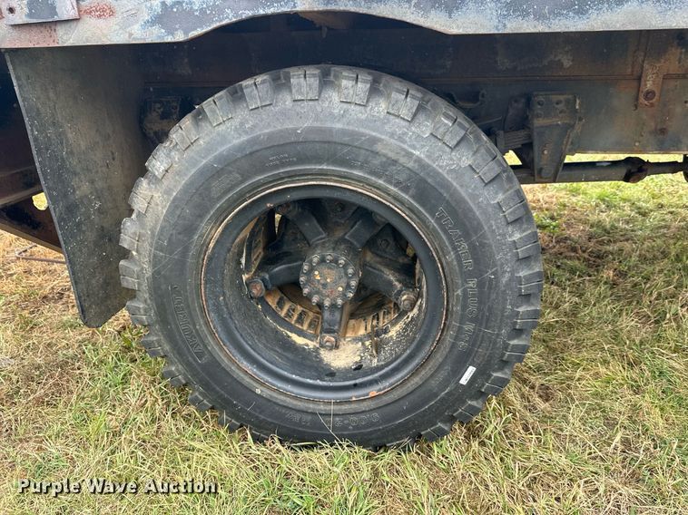 image for item ZA0747 1976 GMC 6500 winch truck