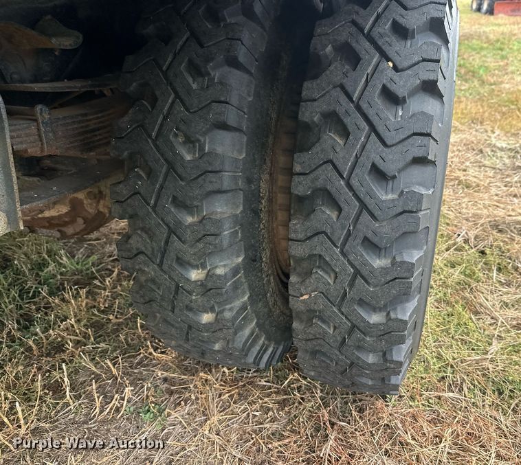 image for item ZA0747 1976 GMC 6500 winch truck