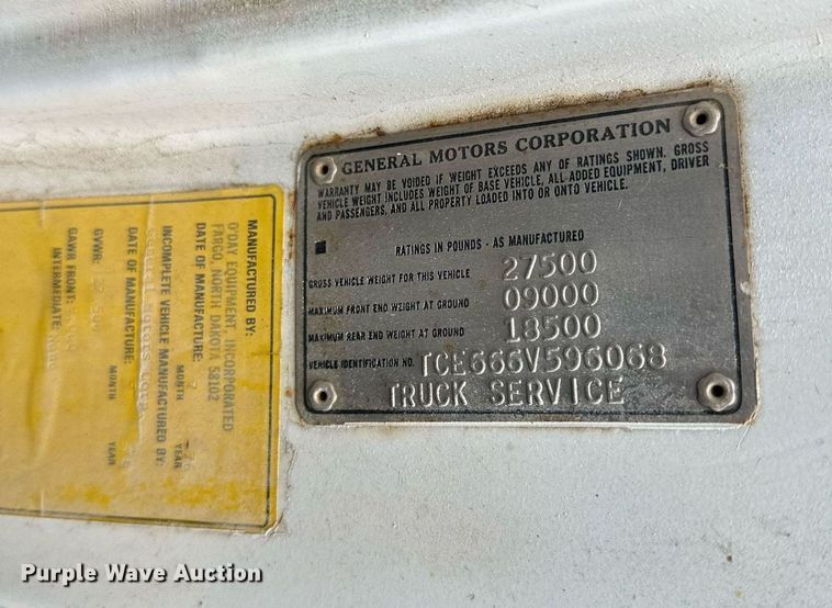 image for item ZA0747 1976 GMC 6500 winch truck