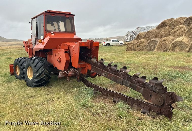 image for item ZA0748 Ditch Witch R100 trencher