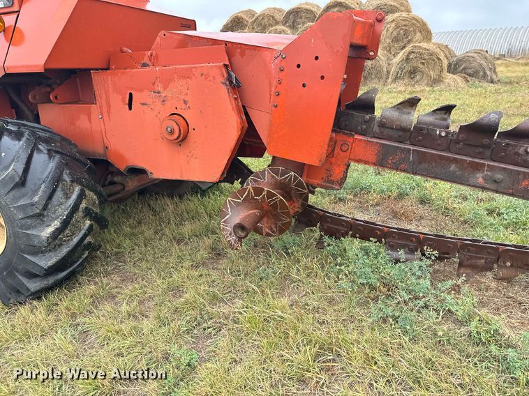 image for item ZA0748 Ditch Witch R100 trencher