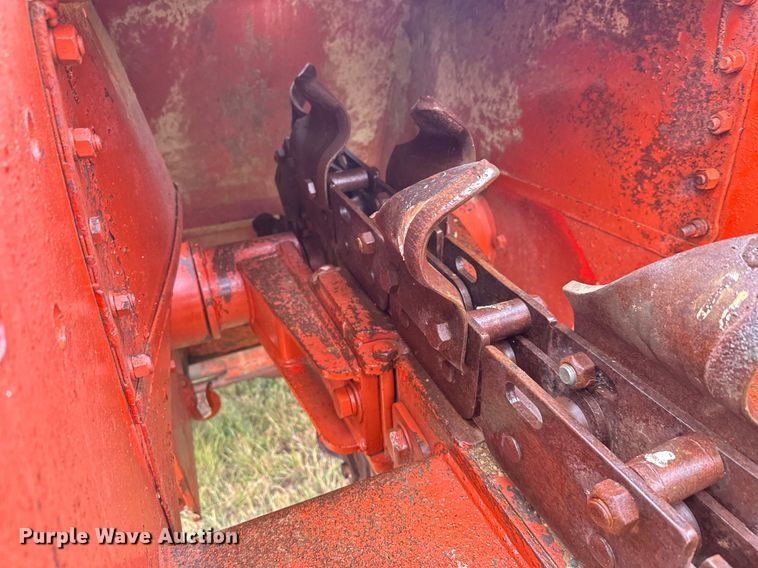 image for item ZA0748 Ditch Witch R100 trencher