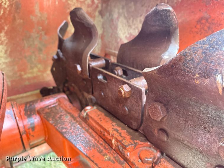 image for item ZA0748 Ditch Witch R100 trencher