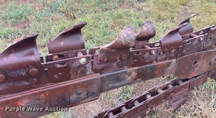 image for item ZA0748 Ditch Witch R100 trencher