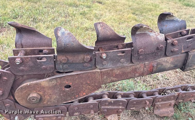 image for item ZA0748 Ditch Witch R100 trencher