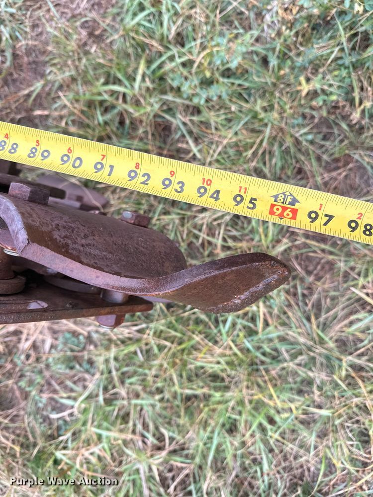 image for item ZA0748 Ditch Witch R100 trencher