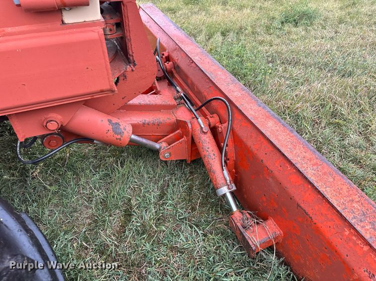 image for item ZA0748 Ditch Witch R100 trencher
