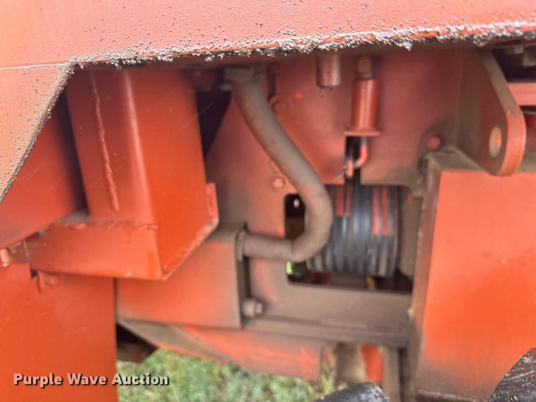 image for item ZA0748 Ditch Witch R100 trencher