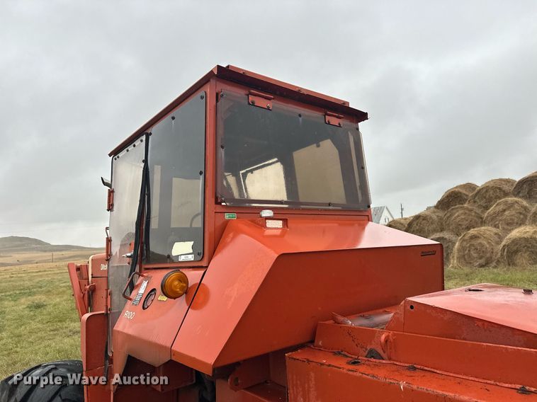 image for item ZA0748 Ditch Witch R100 trencher