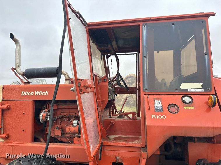 image for item ZA0748 Ditch Witch R100 trencher