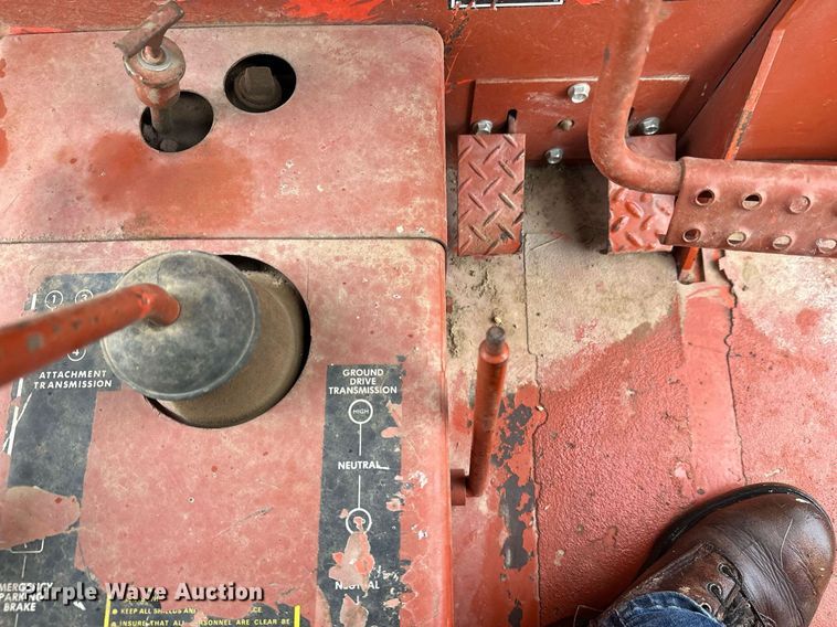 image for item ZA0748 Ditch Witch R100 trencher