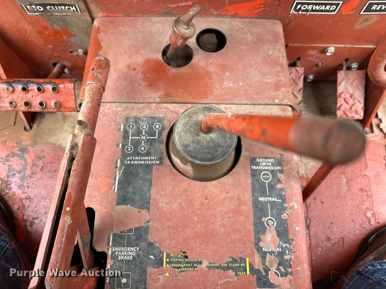 image for item ZA0748 Ditch Witch R100 trencher