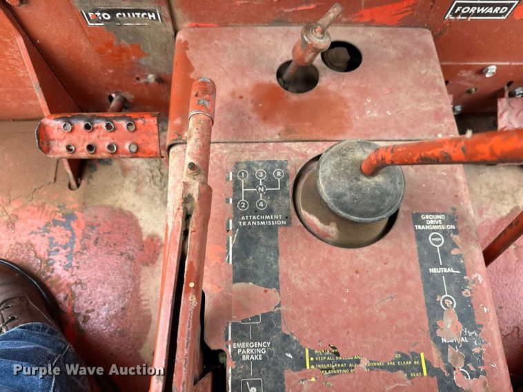 image for item ZA0748 Ditch Witch R100 trencher