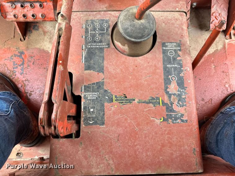 image for item ZA0748 Ditch Witch R100 trencher