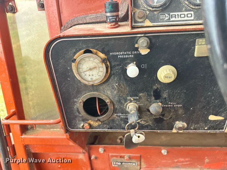 image for item ZA0748 Ditch Witch R100 trencher