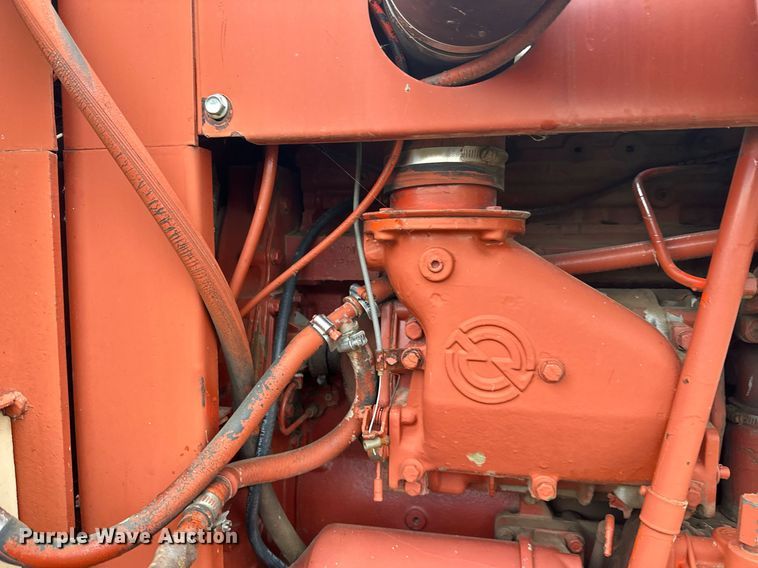 image for item ZA0748 Ditch Witch R100 trencher