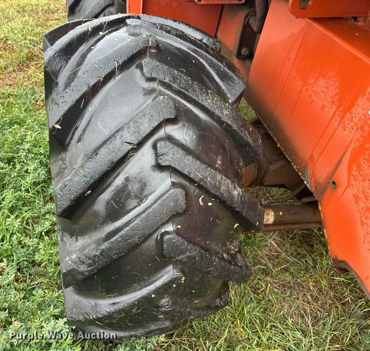 image for item ZA0748 Ditch Witch R100 trencher