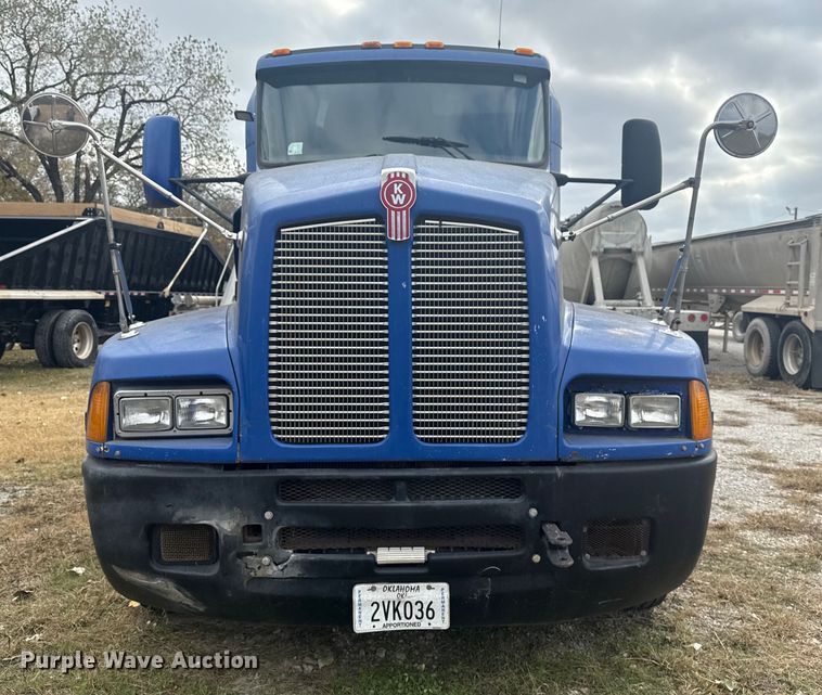 image for item DJ7879 2007 Kenworth T600 semi truck