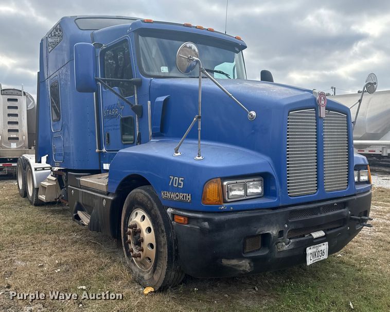 image for item DJ7879 2007 Kenworth T600 semi truck