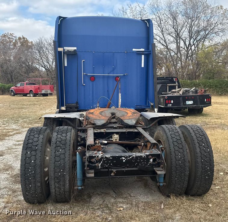 image for item DJ7879 2007 Kenworth T600 semi truck