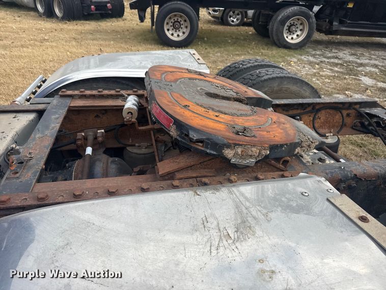 image for item DJ7879 2007 Kenworth T600 semi truck