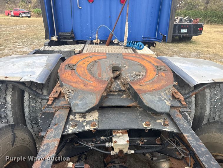 image for item DJ7879 2007 Kenworth T600 semi truck