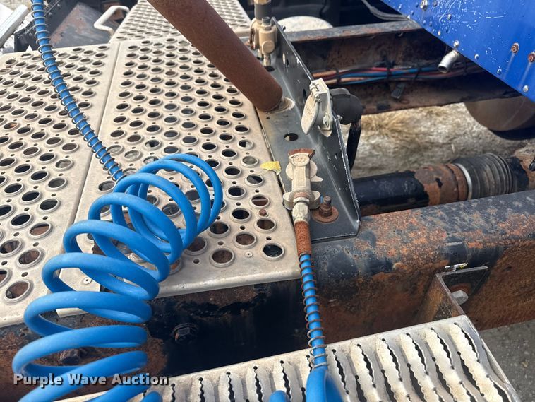 image for item DJ7879 2007 Kenworth T600 semi truck