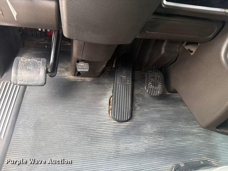 image for item DJ7879 2007 Kenworth T600 semi truck