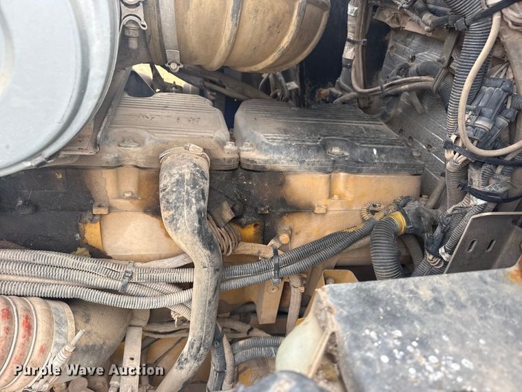 image for item DJ7879 2007 Kenworth T600 semi truck