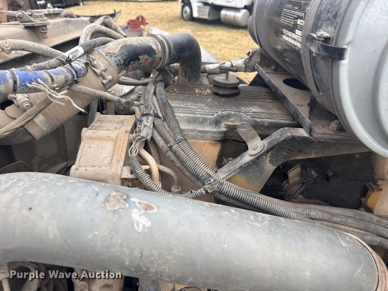 image for item DJ7879 2007 Kenworth T600 semi truck