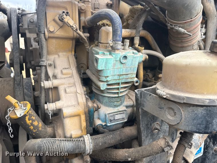 image for item DJ7879 2007 Kenworth T600 semi truck