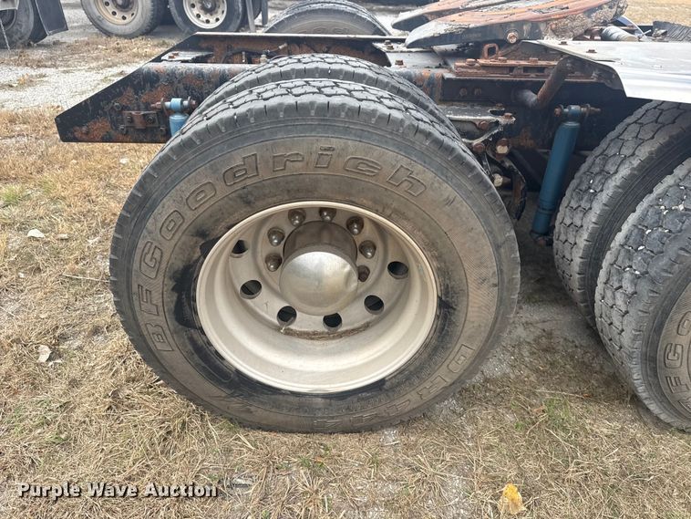 image for item DJ7879 2007 Kenworth T600 semi truck