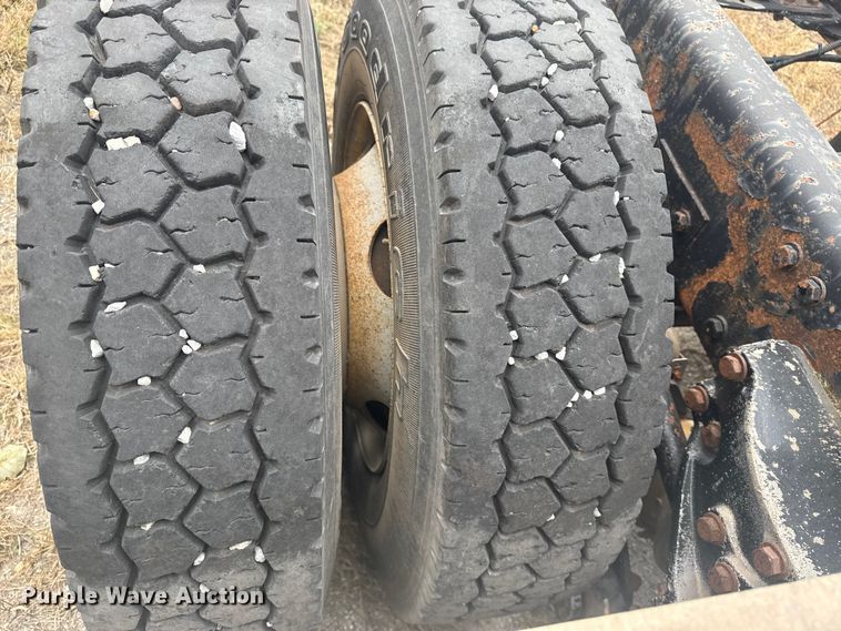 image for item DJ7879 2007 Kenworth T600 semi truck