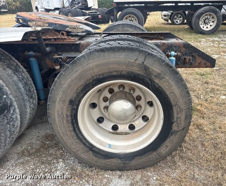 image for item DJ7879 2007 Kenworth T600 semi truck