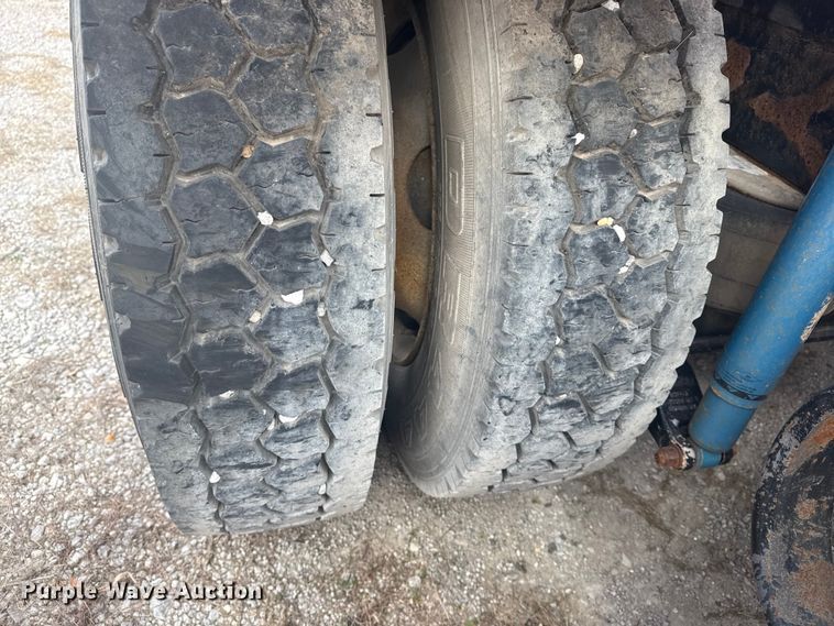 image for item DJ7879 2007 Kenworth T600 semi truck