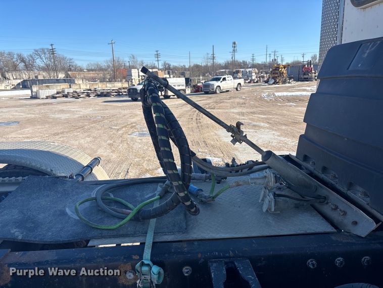 image for item DK0176 2003 Peterbilt 379 semi truck