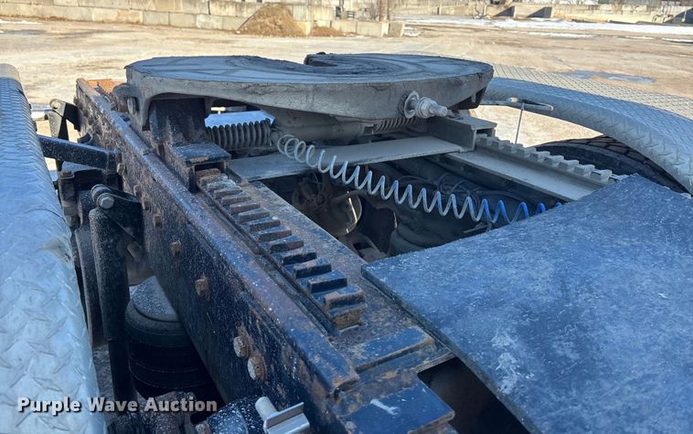 image for item DK0176 2003 Peterbilt 379 semi truck