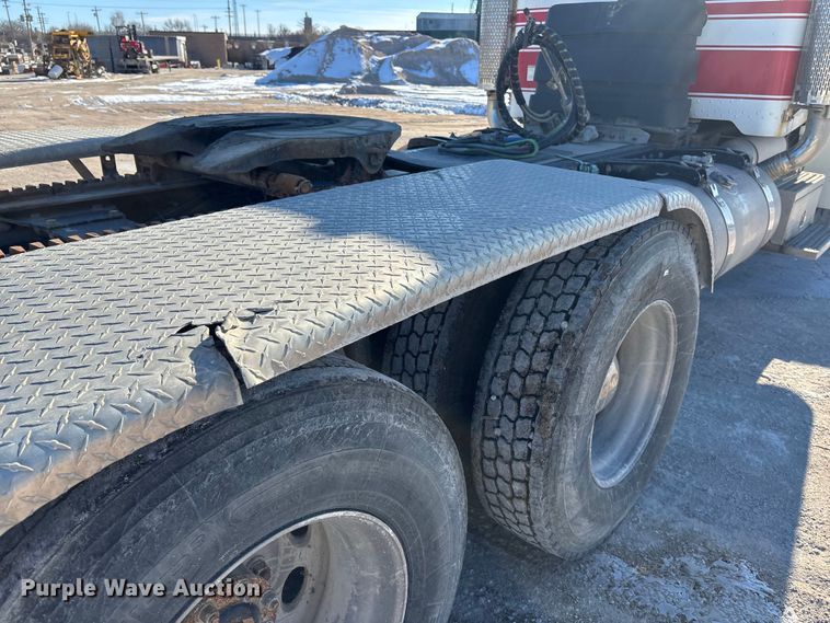 image for item DK0176 2003 Peterbilt 379 semi truck