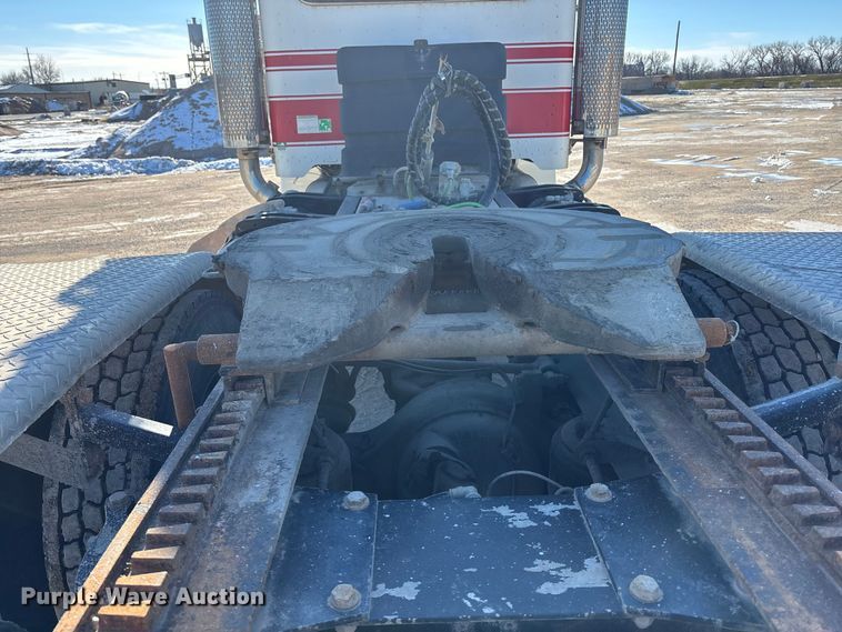 image for item DK0176 2003 Peterbilt 379 semi truck