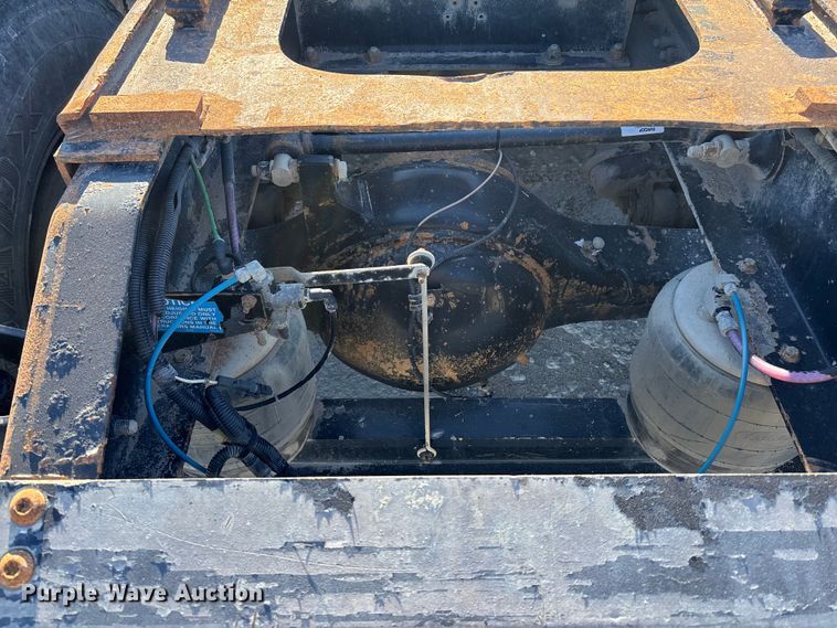 image for item DK0176 2003 Peterbilt 379 semi truck