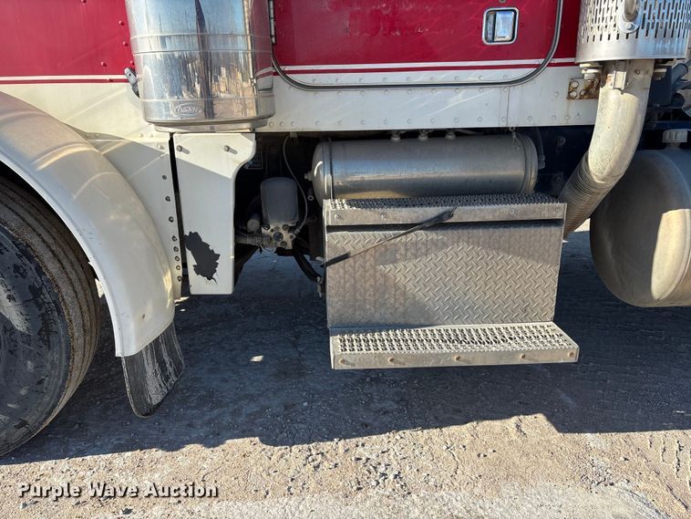 image for item DK0176 2003 Peterbilt 379 semi truck