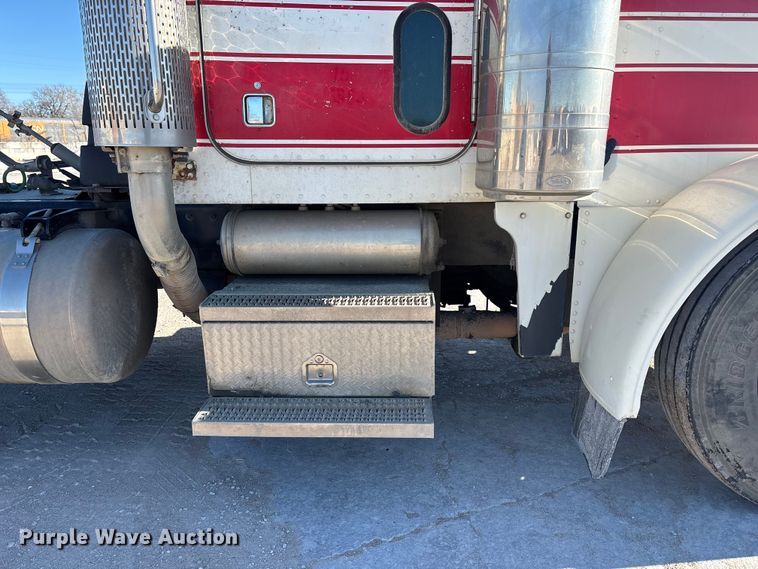 image for item DK0176 2003 Peterbilt 379 semi truck