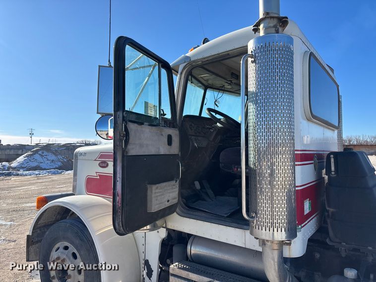 image for item DK0176 2003 Peterbilt 379 semi truck