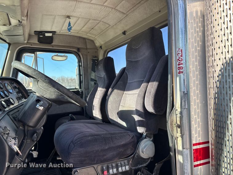 image for item DK0176 2003 Peterbilt 379 semi truck