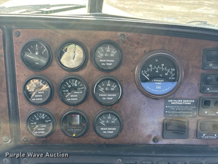 image for item DK0176 2003 Peterbilt 379 semi truck