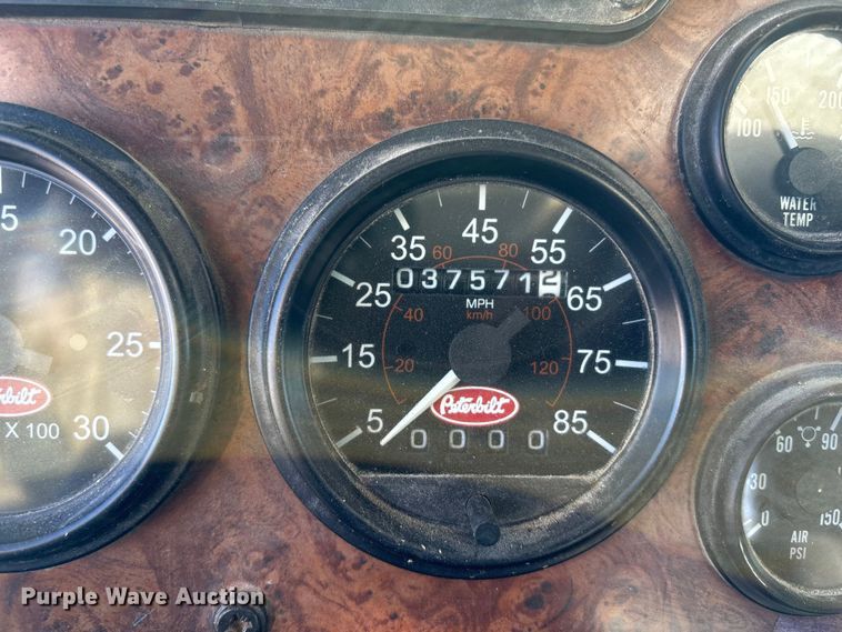 image for item DK0176 2003 Peterbilt 379 semi truck