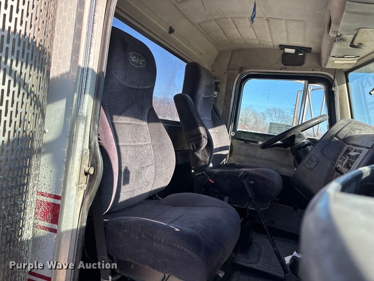 image for item DK0176 2003 Peterbilt 379 semi truck