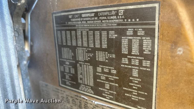 image for item DK0176 2003 Peterbilt 379 semi truck